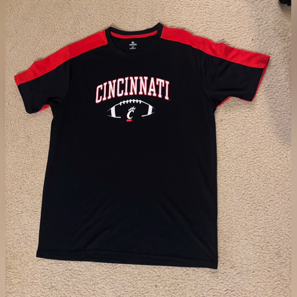 UC bearcats Apparel Black and Red Tee